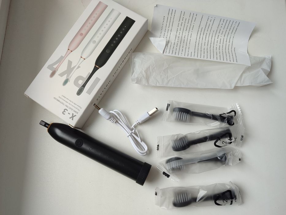 Продам новую зубную щётку с насадками