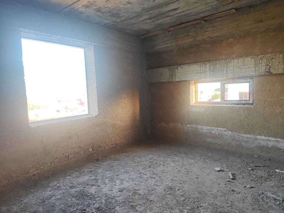 Срочно продается 3 комнатная квартира, около аэропорта...