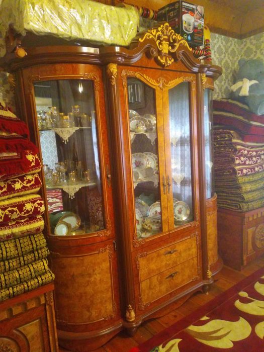 Сервант из мдф в отличном состоянии