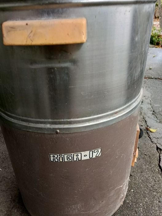 Работеща руска пералня Рига 17 с ръчна центрофуга