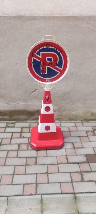 Vind indicator " Parcarea interzisa" stare ca noua!