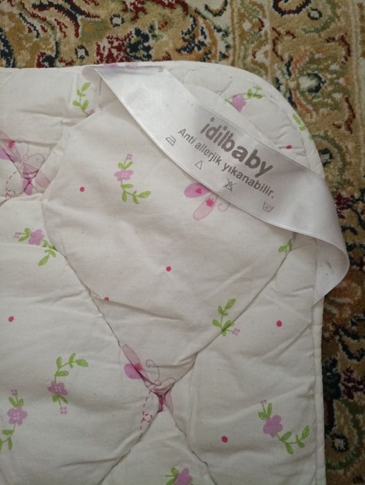 Продам одеяла зимние в манеж