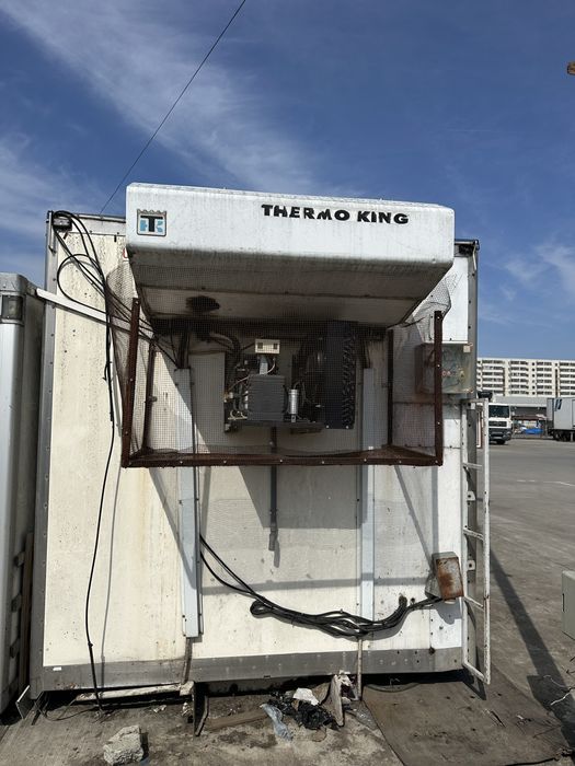 Vand urgent container frigorific si container AC