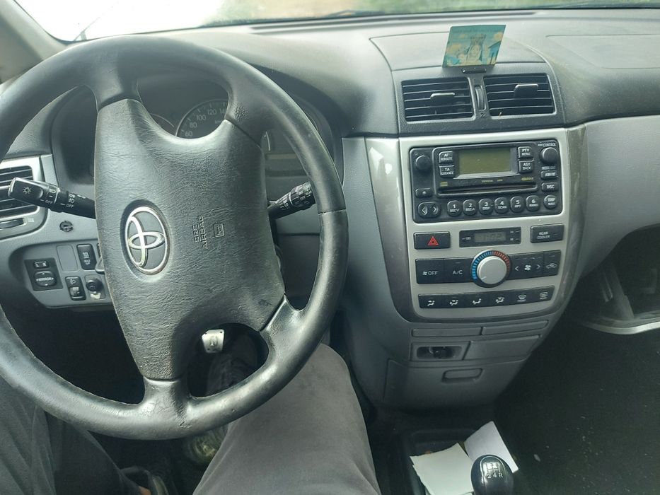 Toyota Avensis Verso 2.0 D4D на части !!!