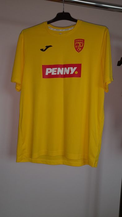 Tricou al echipei naționale oficial