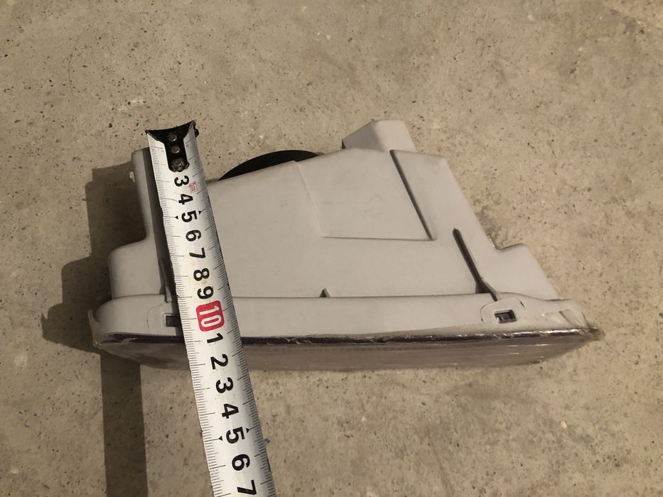 Противотуманные фары (противотуманки) универсальные