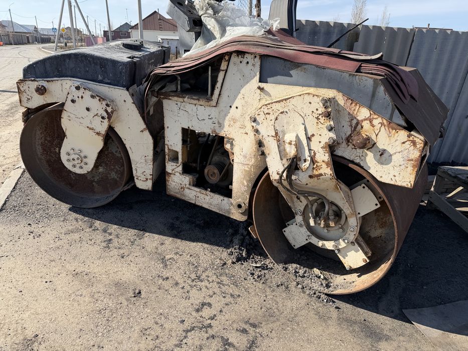 Продам погрузчик , 2 катка