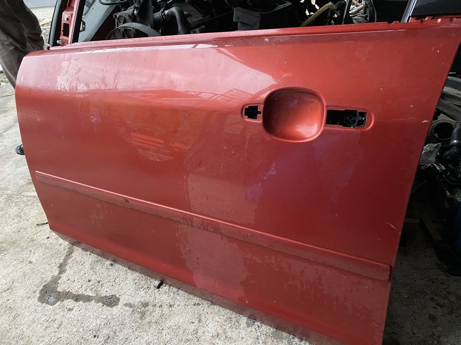 Ușa / portiera stânga față Ford Focus 2 nonfacelift