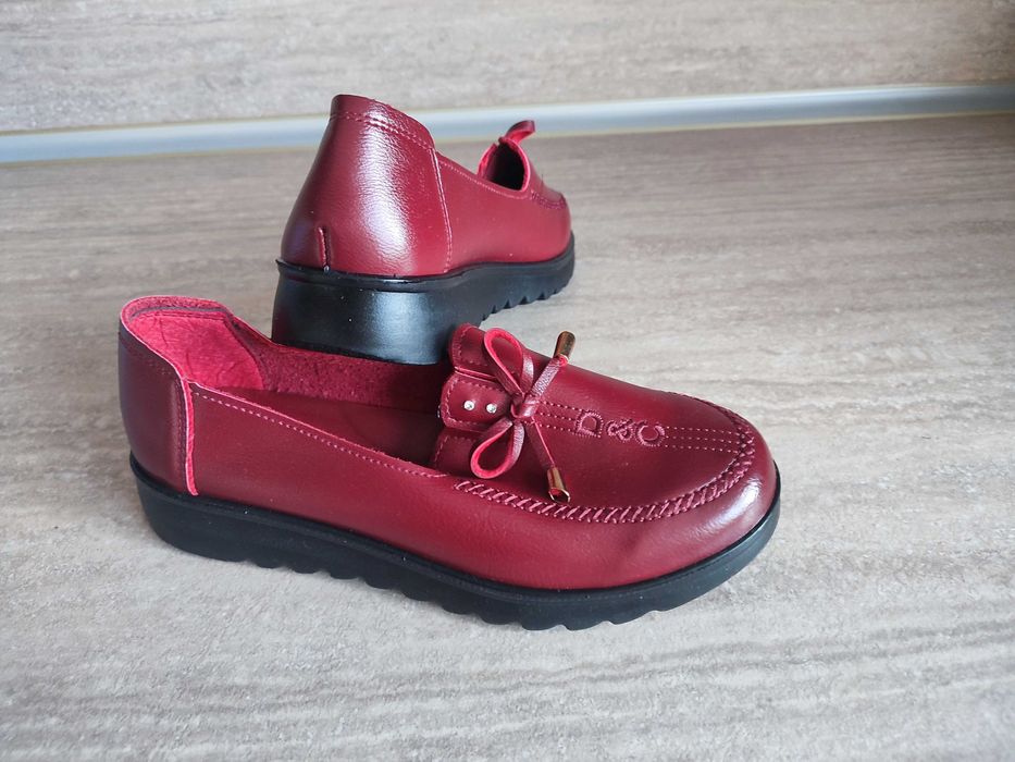 Нови дамски обувки, цвят бордо