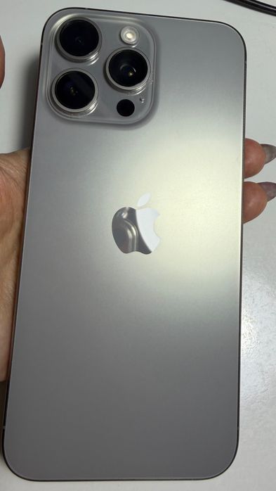 Айфон 15 про мах