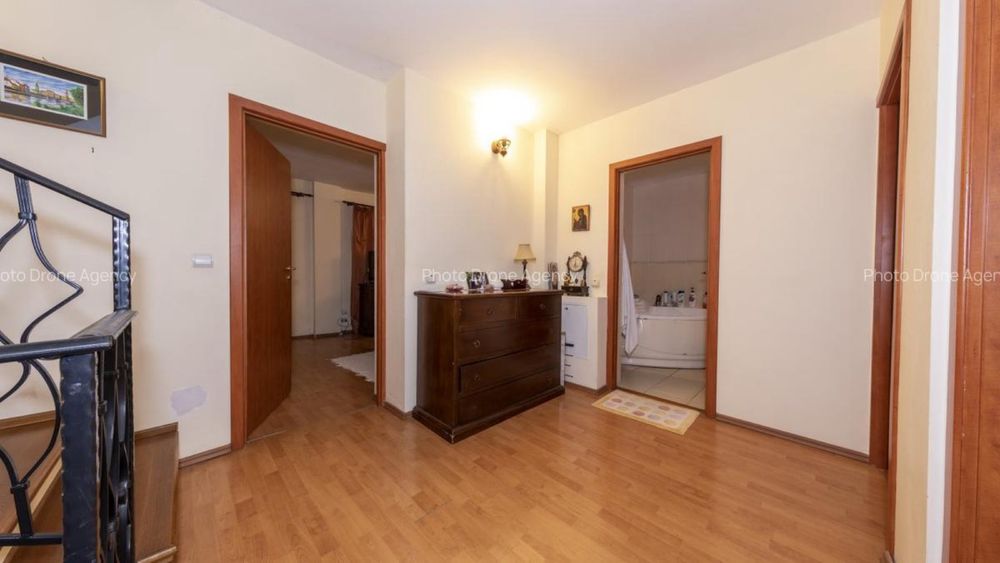 Vila in Rosu, langa padure. 1000 euro/mp