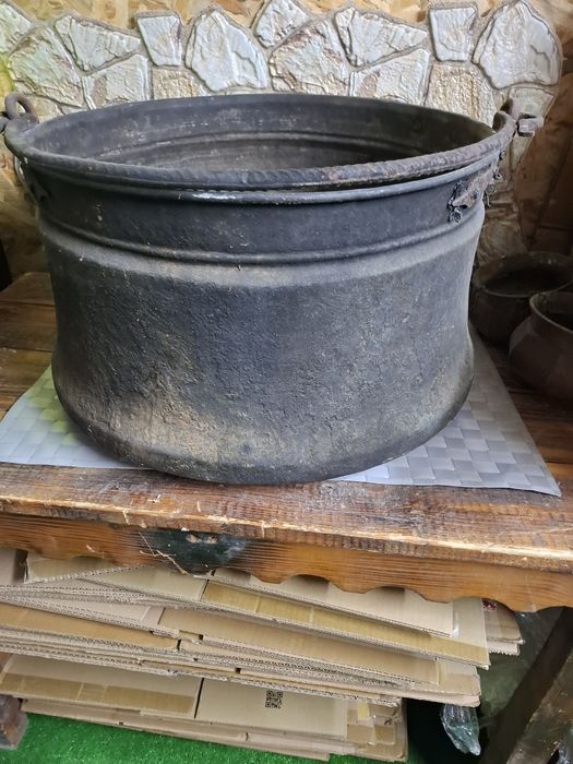 Огромен бакърен котел