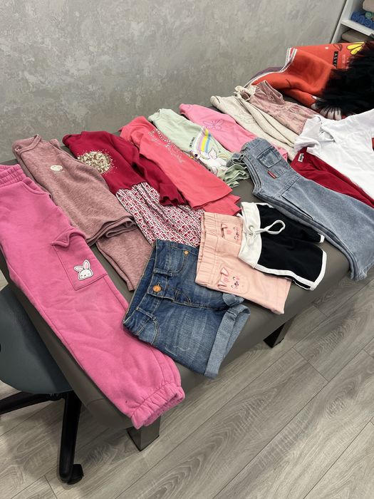 Продам 2 пакета одежды и сапоги