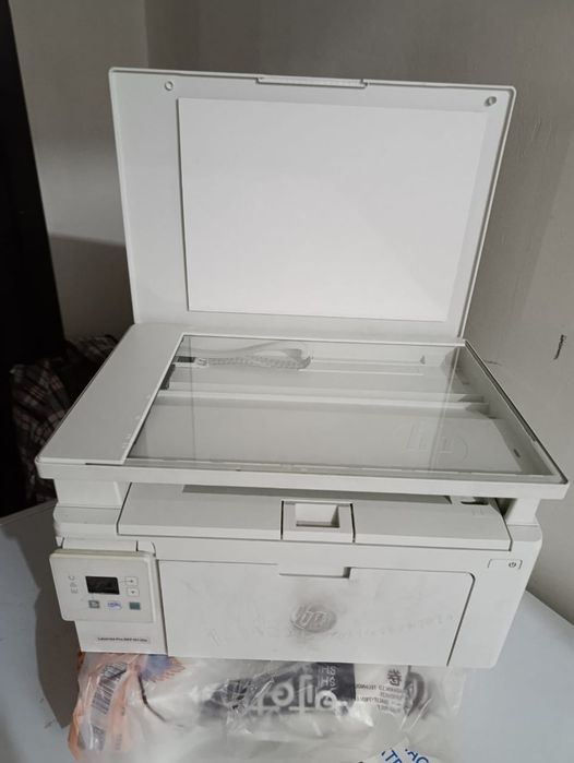 Срочно продаю принтер лазерный Hp Lazer Jet