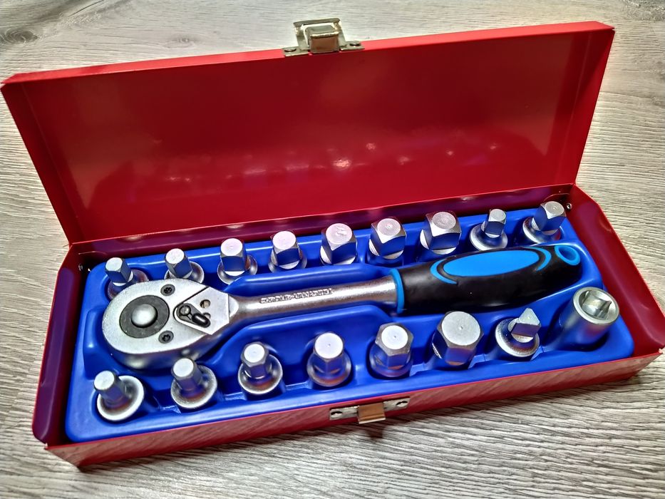 Trusa Profesionala Chei Buson Baie Ulei 18 Piese Nou!