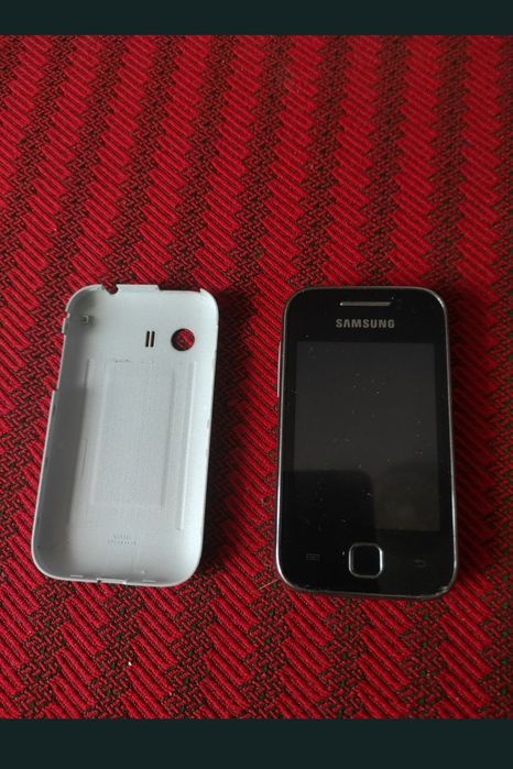 Telefon Samsung cu touchscreen și camera video. 
Mic robust și foarte practic.
Vindem aceste telefoane la prețul celor de piese de schimb.