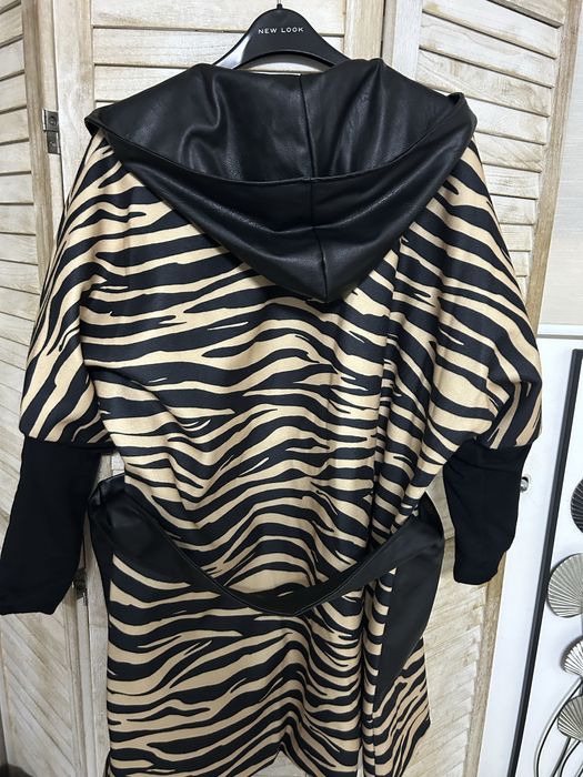 Palton , nou fara eticheta . Cumparat fara proba