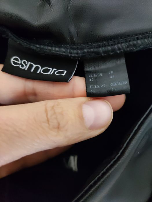 Pantaloni /leggings imitatie de piele, marime 42