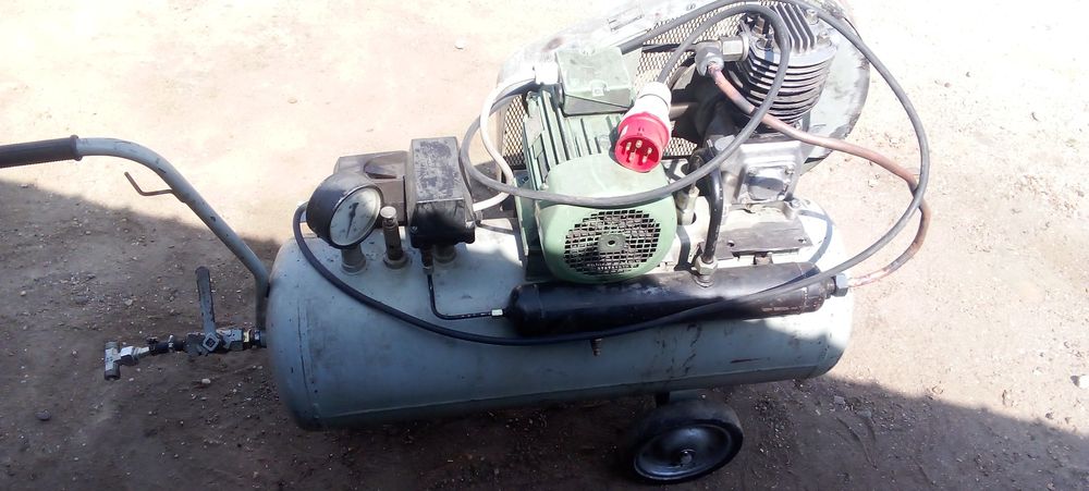 Compresor   12 b  ,   380v