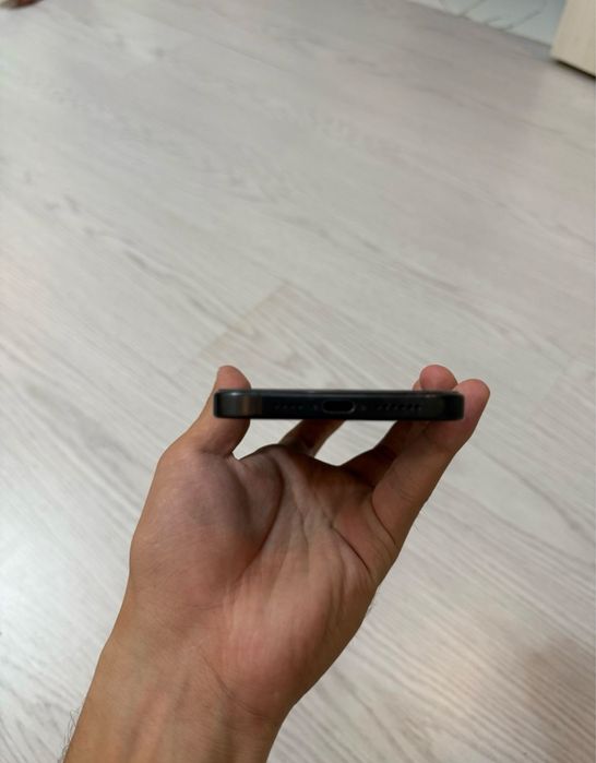 Iphone 15 pro max  256 karopka dak 86% idial tel ochilmagan