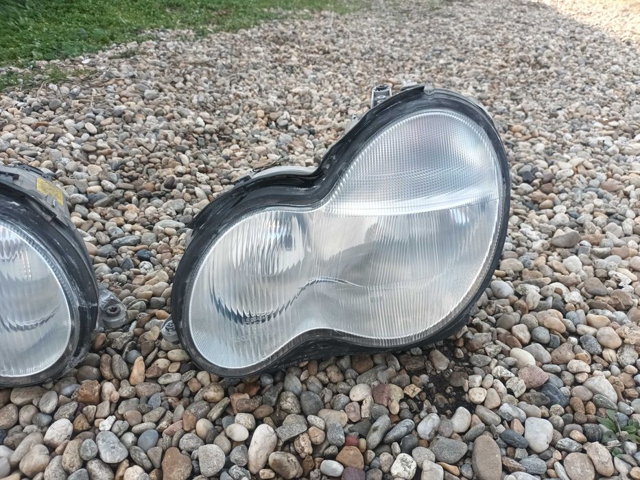 ляв и десен фар за мерцедес Ц класа в203 MERCEDES C class W203