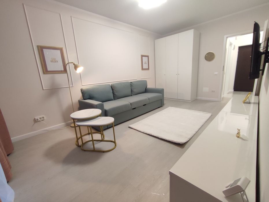 Garsoniera prima închiriere. Totul este nou.