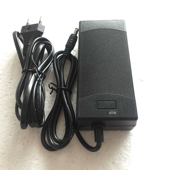 Incarcator Li-Ion 21V 2A pentru acumulatori 18650, 18V si BMS 5S