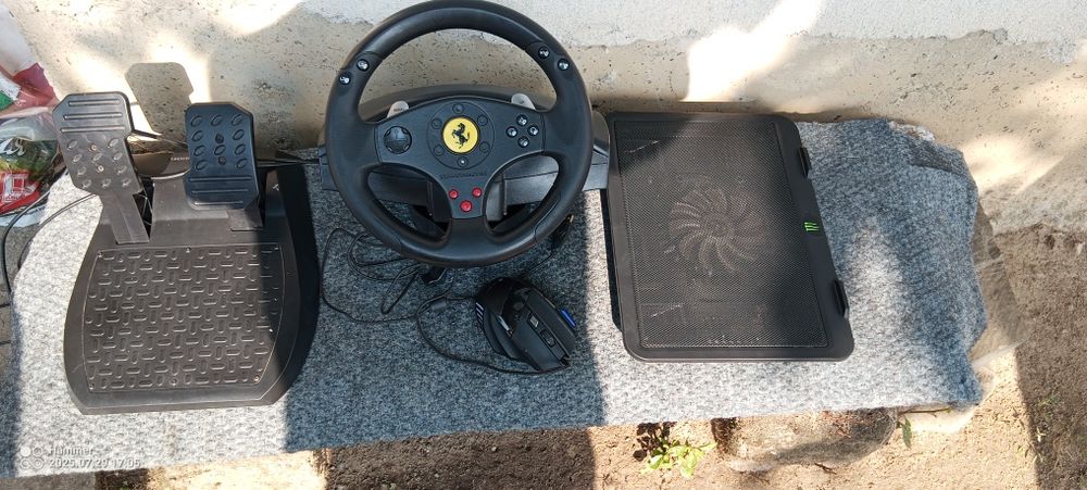 Волан , вентилатор , мишка и педали за игри