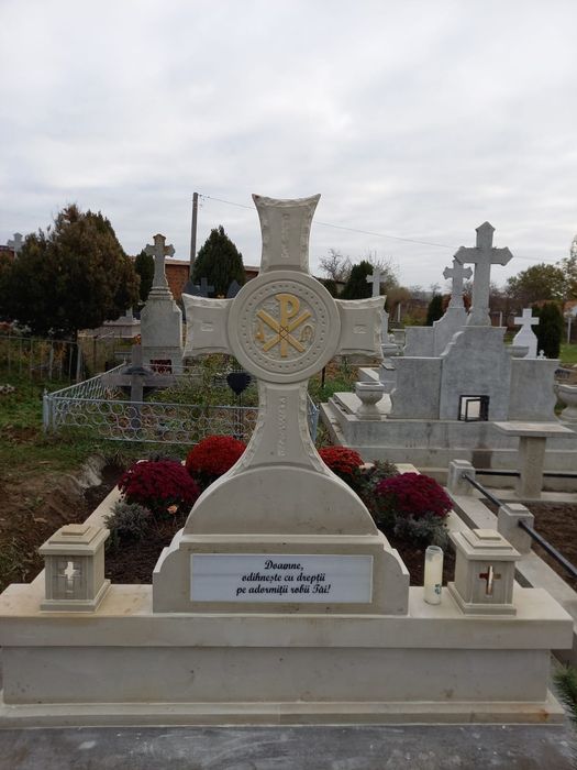 Lucrari funerare cavouri (cruci, morminte, monumente din piatra natura