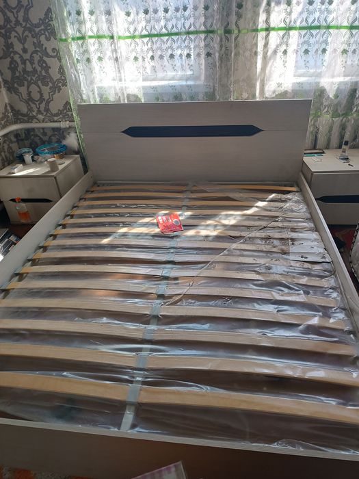 Продам спальный гарнитур