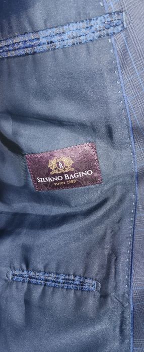 Мужские костюмы.