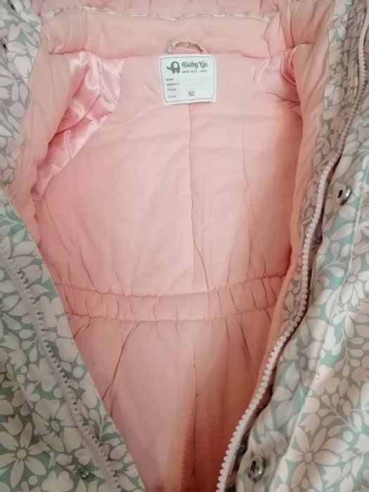 Для девочек, на 2-3 годика. Размер 92