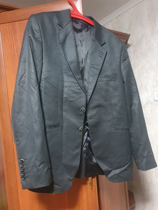 Продам костюм двойку