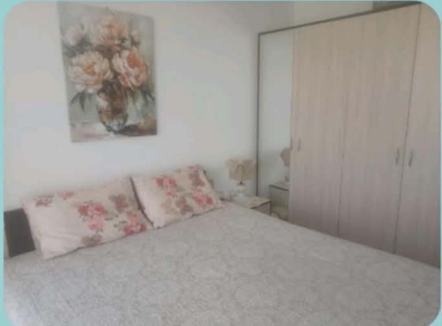 Продавам двустаен на морето