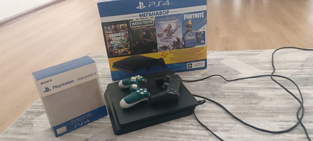 Playstation 4 slim с играми