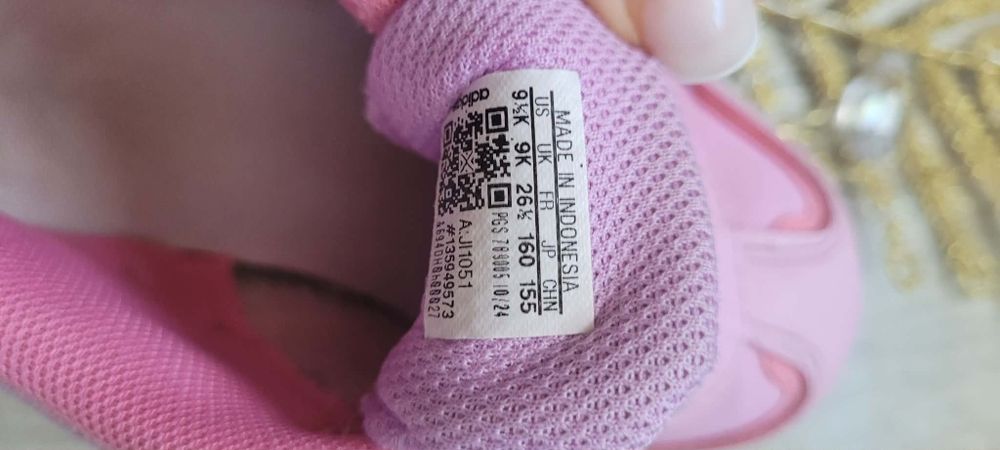 Adidași rozi de fetiță