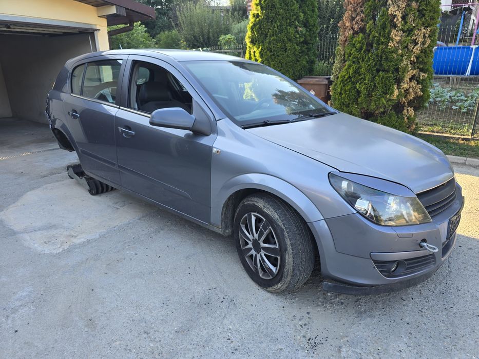Dezmembrez opel astra h ,1.7 diesel