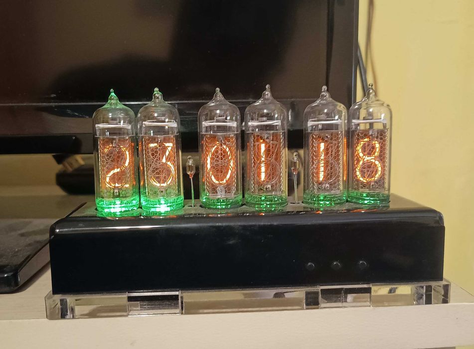 Ceas cu tuburi Nixie Millclock IN-14