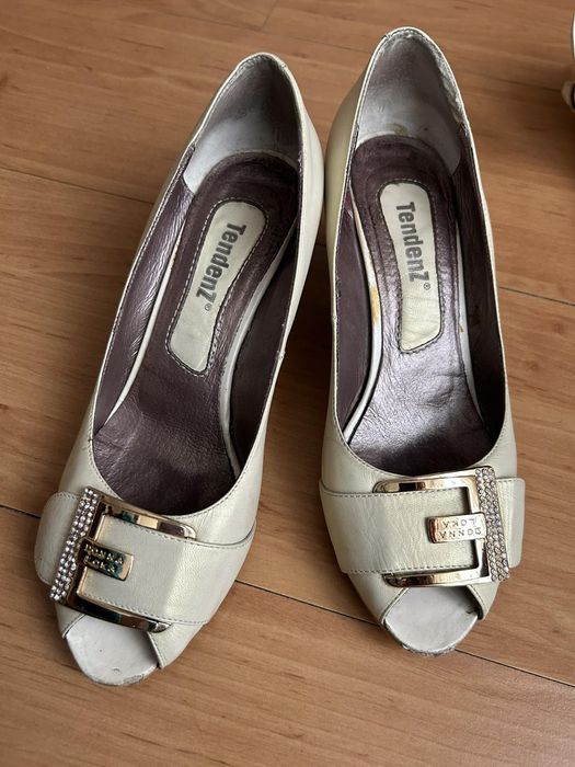 Дамски кожени сандали в бежово и бяло 38 номер