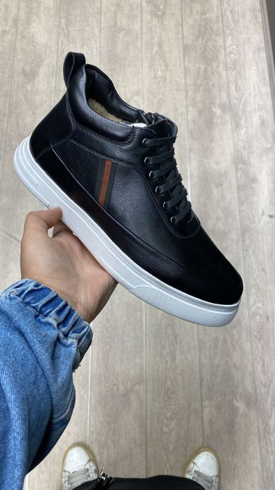 Обувь женская и мужская