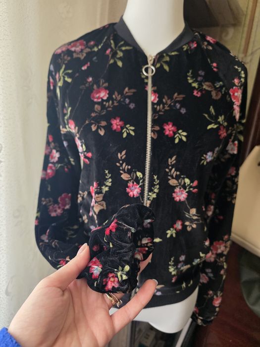 Hanorac floral catifelat Atmosphere made in Romania