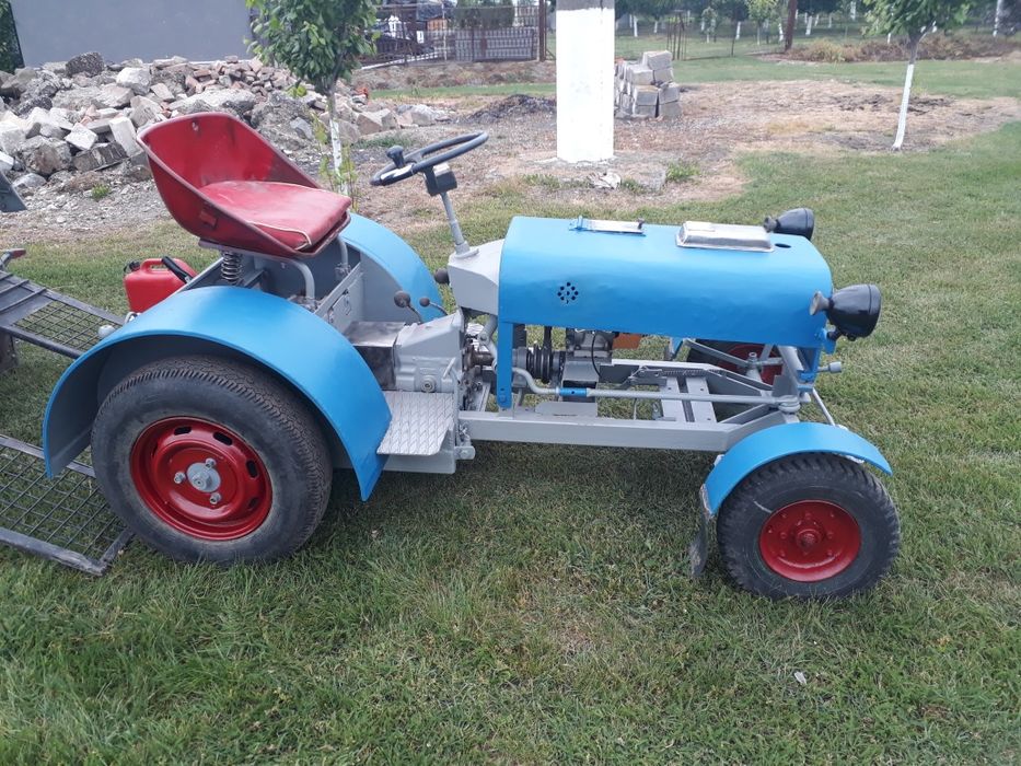 Tractoras cu remorca