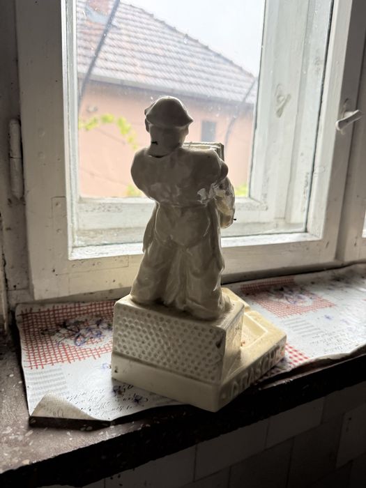 Statueta miner Budapesta