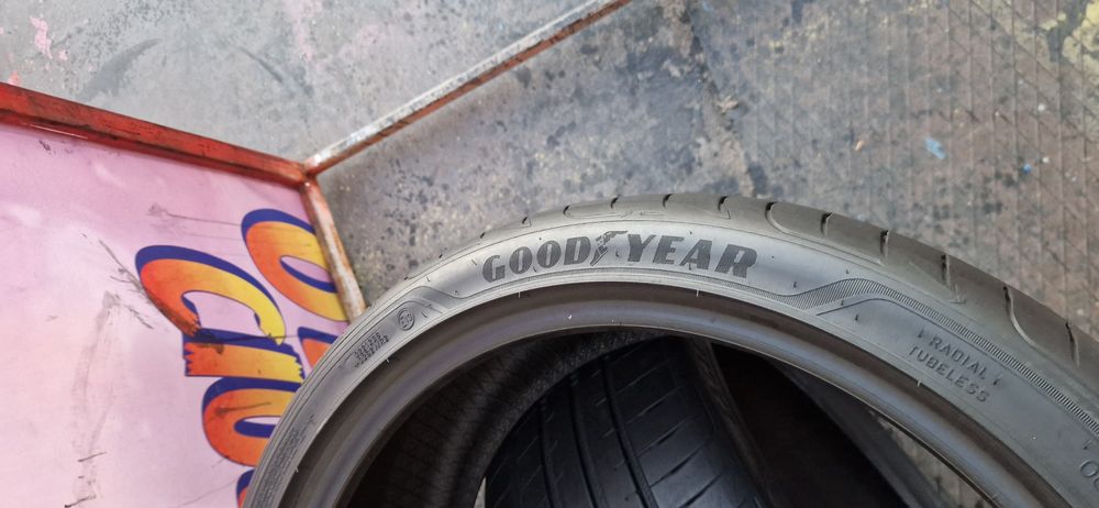2 Anvelope Good Year 225 40 R19 de vara