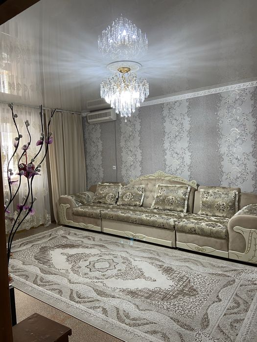 Диван королевский