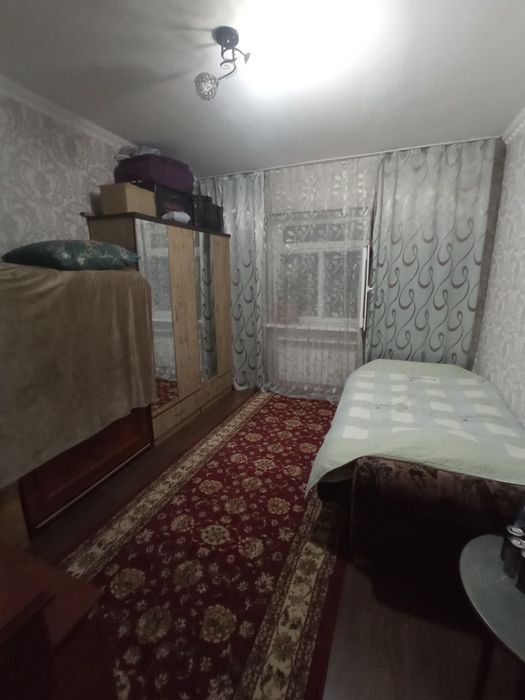 Uy sotiladi sergelida 3 xonali 4 xona qilingan