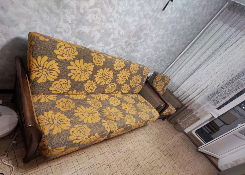 Продам диван+два кресло
