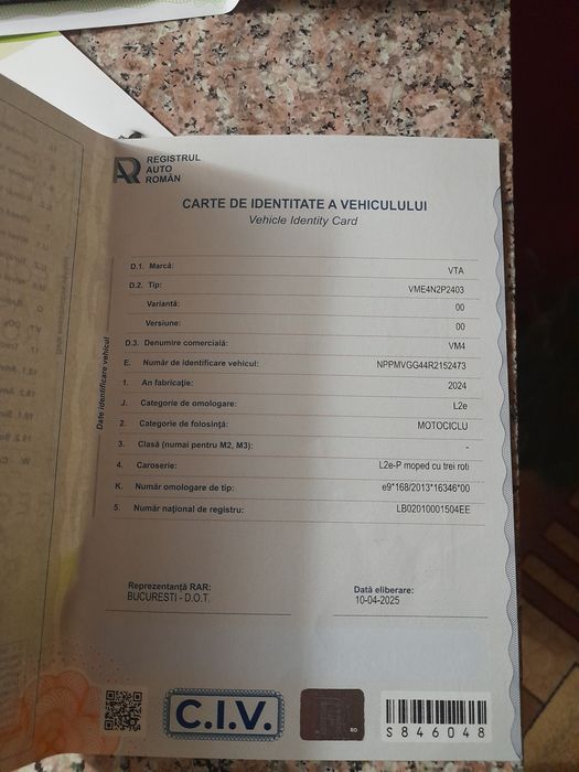 De vanzare: motociclu volta