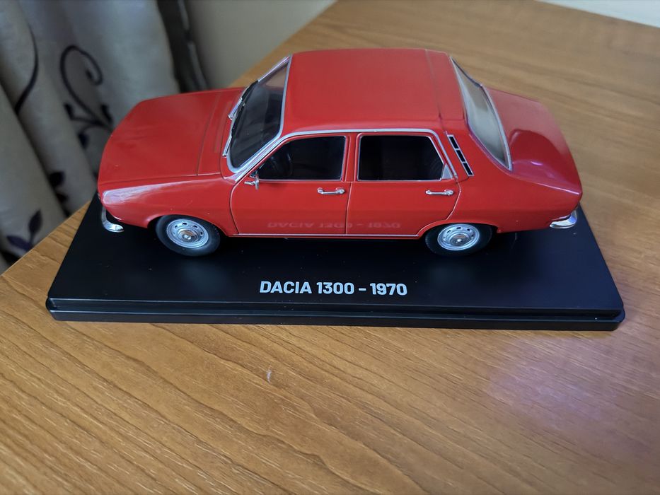Vand macheta DACIA 1300 din anul 1970 - scara 1:24 (lungime 18cm)