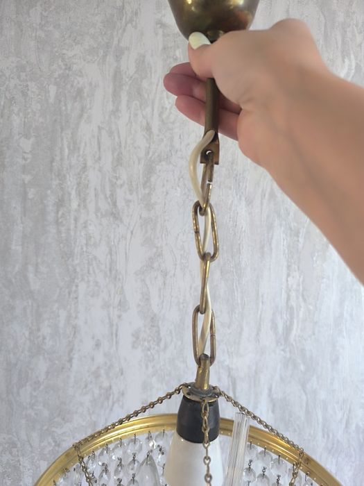 Продам хрустальную люстру.